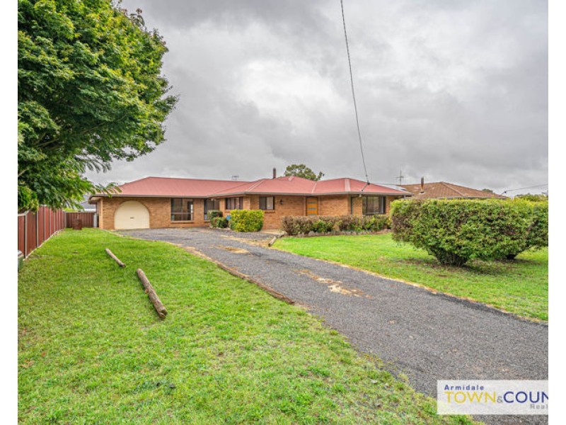 34 Manse Street, Guyra NSW 2365