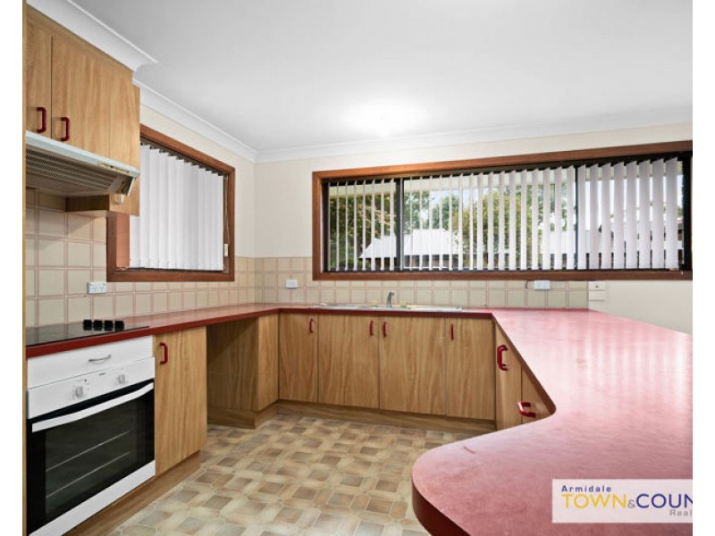 34 Manse Street, Guyra NSW 2365