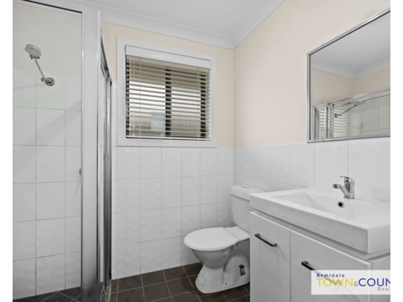 32 Albion Close, Armidale NSW 2350