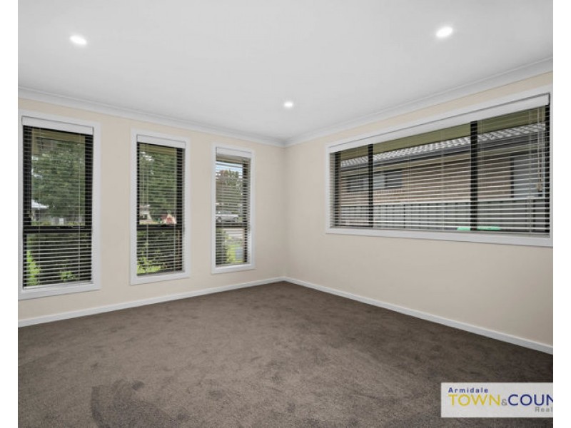 32 Albion Close, Armidale NSW 2350