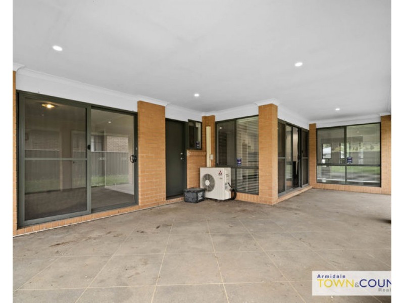 32 Albion Close, Armidale NSW 2350