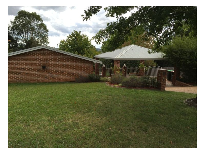 16 Nyssa Street, Armidale NSW 2350