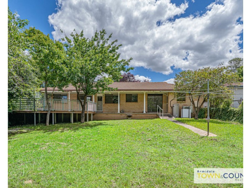25 Chestnut Avenue, Armidale NSW 2350