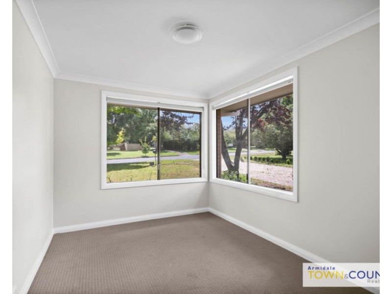 25 Chestnut Avenue, Armidale NSW 2350