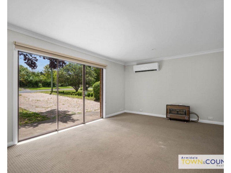 25 Chestnut Avenue, Armidale NSW 2350
