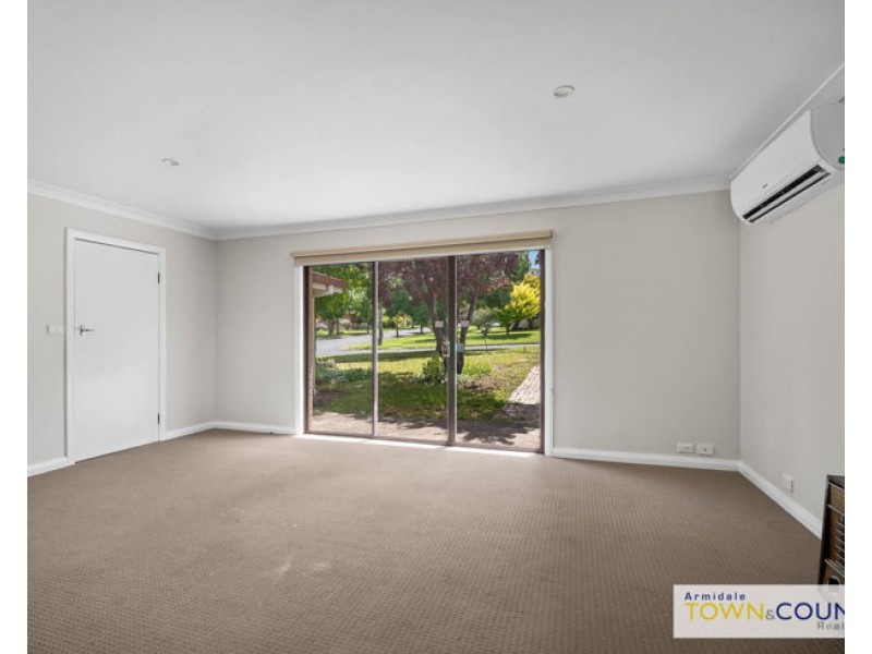 25 Chestnut Avenue, Armidale NSW 2350