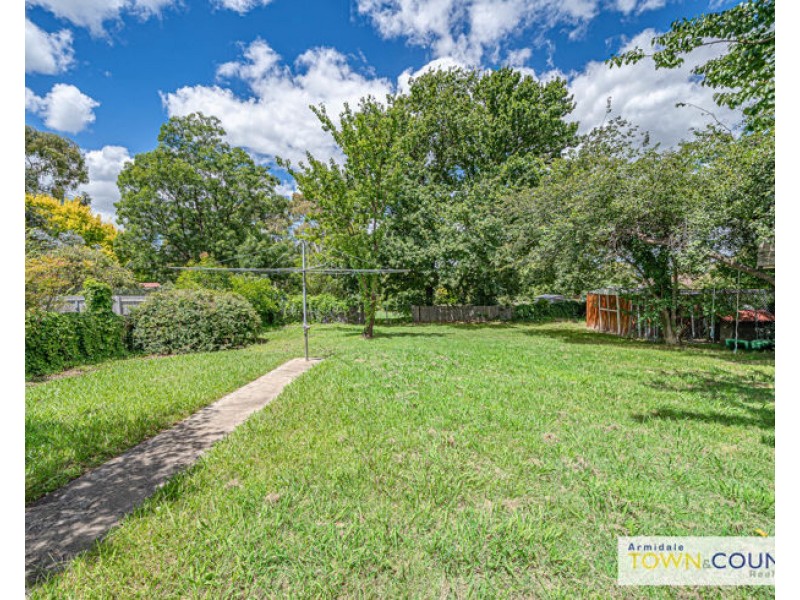 25 Chestnut Avenue, Armidale NSW 2350