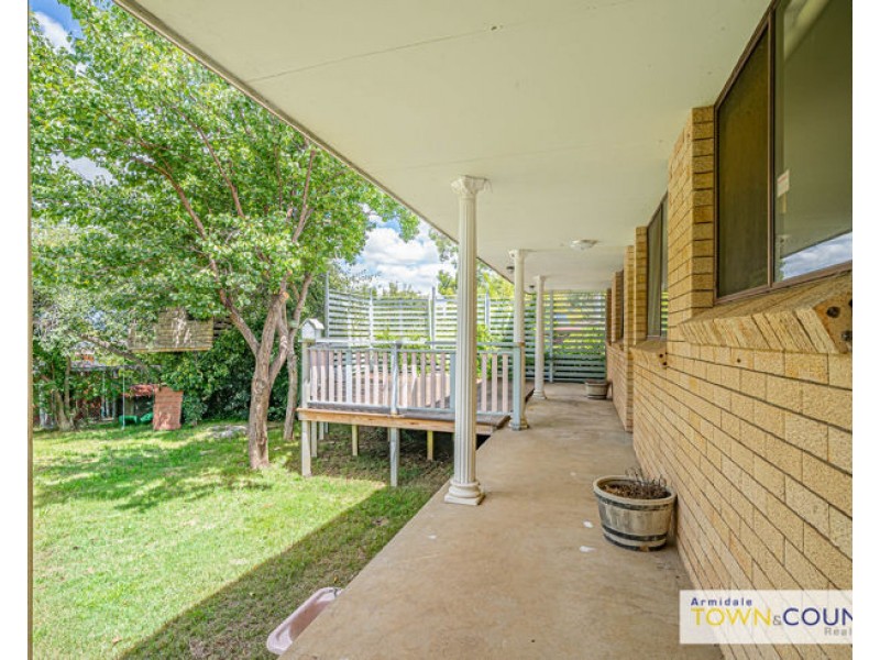 25 Chestnut Avenue, Armidale NSW 2350