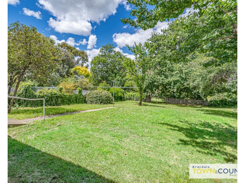 25 Chestnut Avenue, Armidale NSW 2350