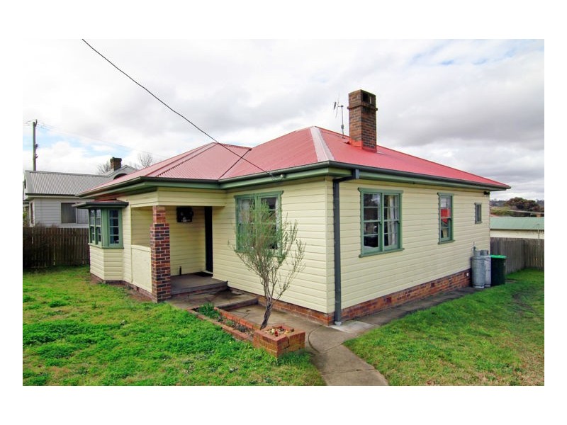 3 Marsh Street, Armidale NSW 2350