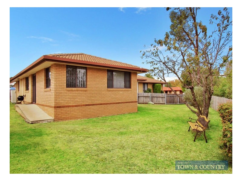 13 Patricia Close, Armidale NSW 2350