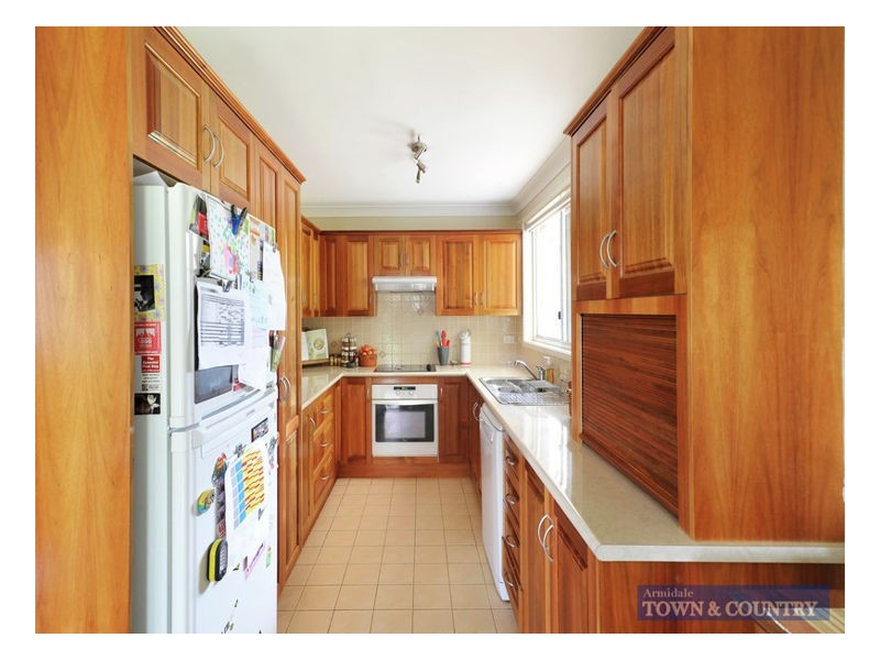 9 Howard Place, Armidale NSW 2350