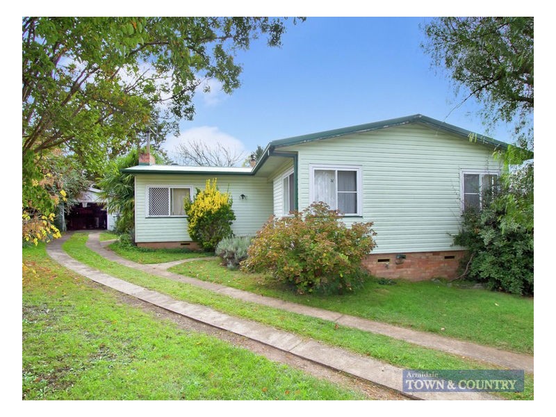 7 College Avenue, Armidale NSW 2350