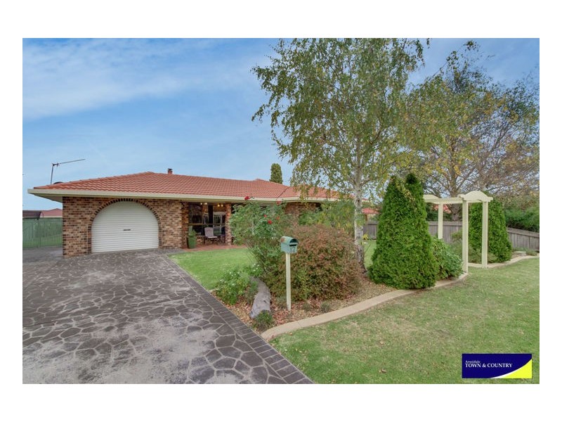 12 Hunt Avenue, Armidale NSW 2350