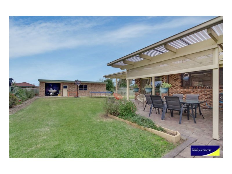 12 Hunt Avenue, Armidale NSW 2350