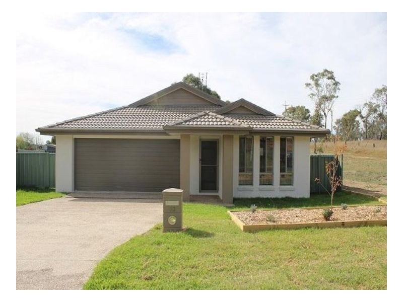 32 Dale Crescent, Armidale NSW 2350