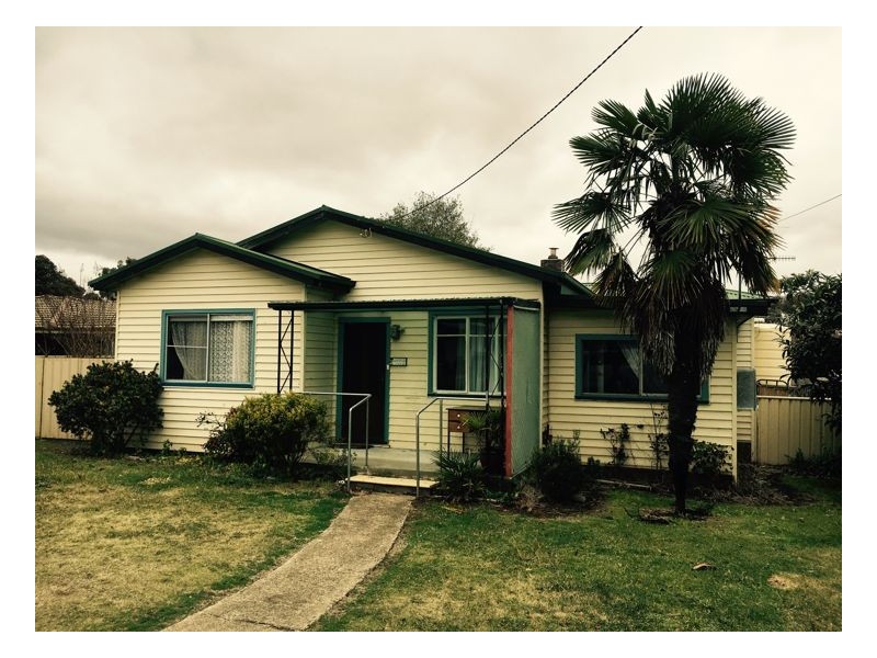 7 Barry Street, Armidale NSW 2350