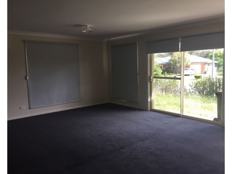 1/14 Conningdale Crescent, Armidale NSW 2350