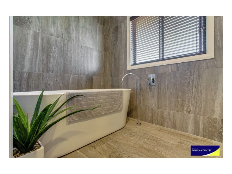 9 Post Way Kellys Plains, Armidale NSW 2350