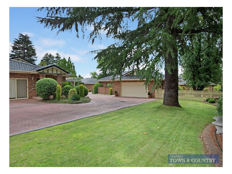 2/125 Brown Street, Armidale NSW 2350
