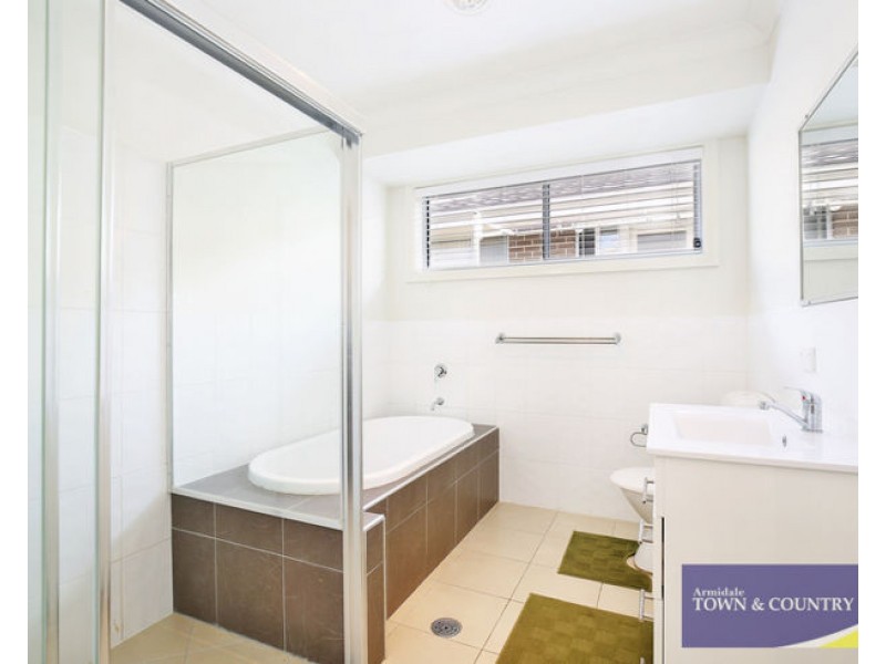 9 Albion Close, Armidale NSW 2350