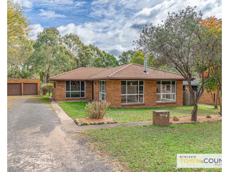 8 Centura Crescent, Armidale NSW 2350