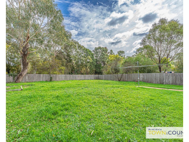 8 Centura Crescent, Armidale NSW 2350