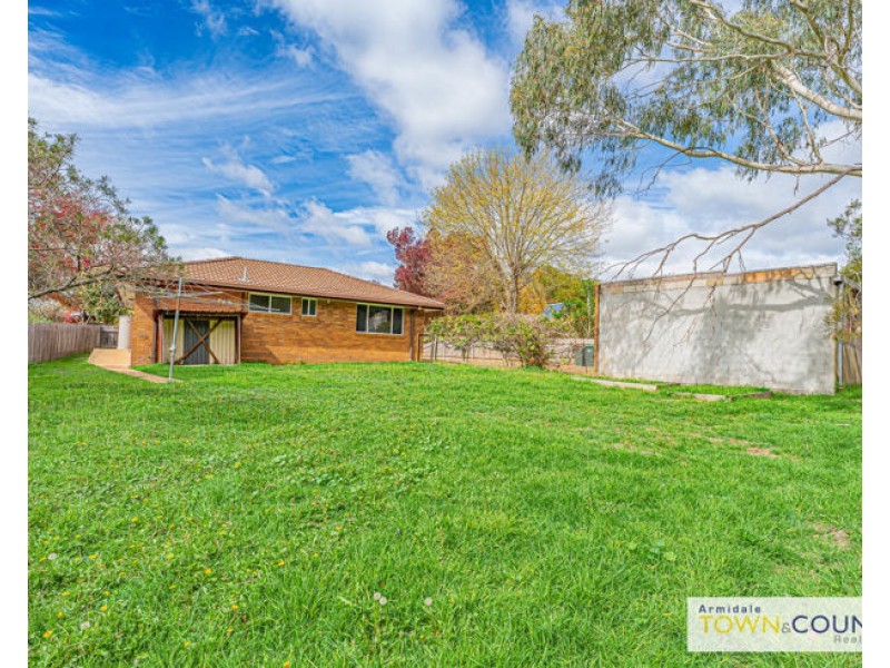 8 Centura Crescent, Armidale NSW 2350