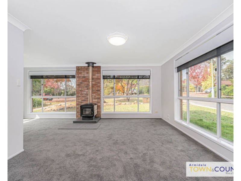 8 Centura Crescent, Armidale NSW 2350