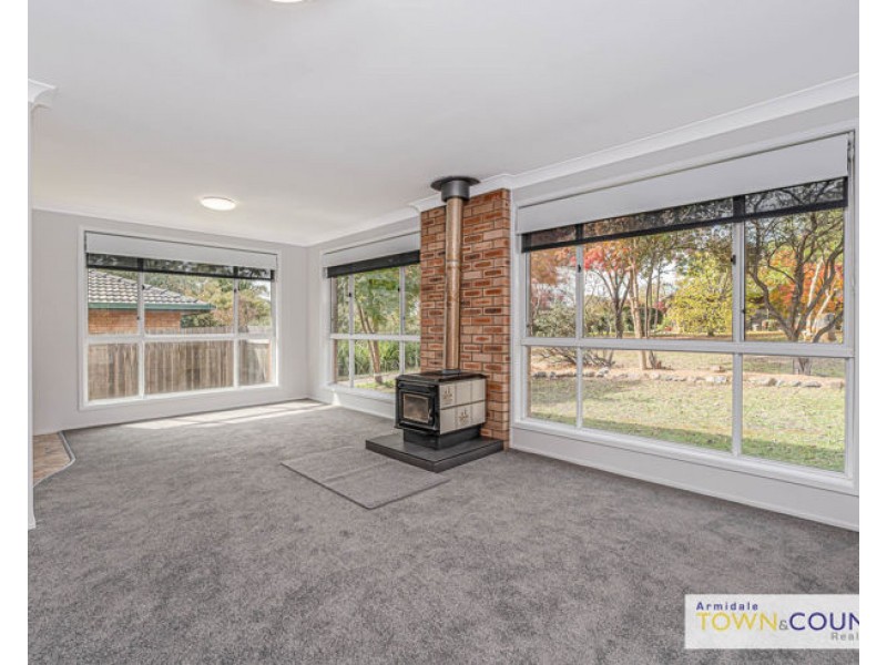 8 Centura Crescent, Armidale NSW 2350