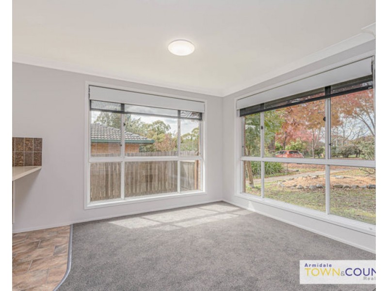 8 Centura Crescent, Armidale NSW 2350