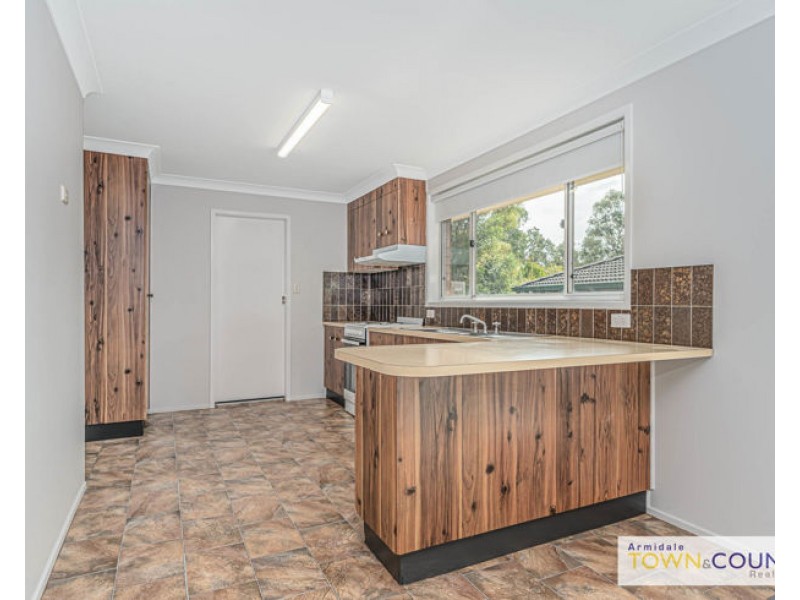 8 Centura Crescent, Armidale NSW 2350