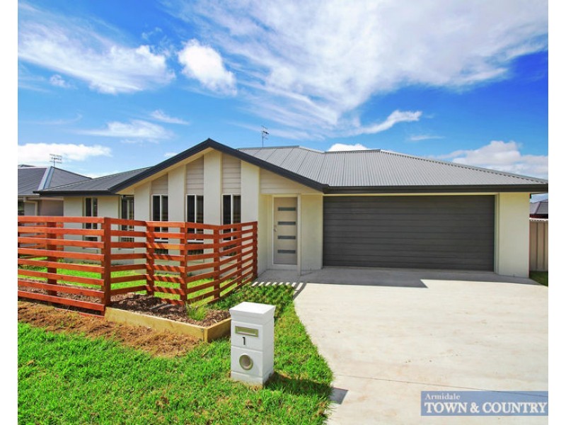 1 Campbell Parade, Armidale NSW 2350