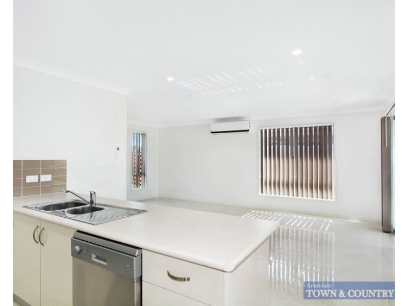 1 Campbell Parade, Armidale NSW 2350