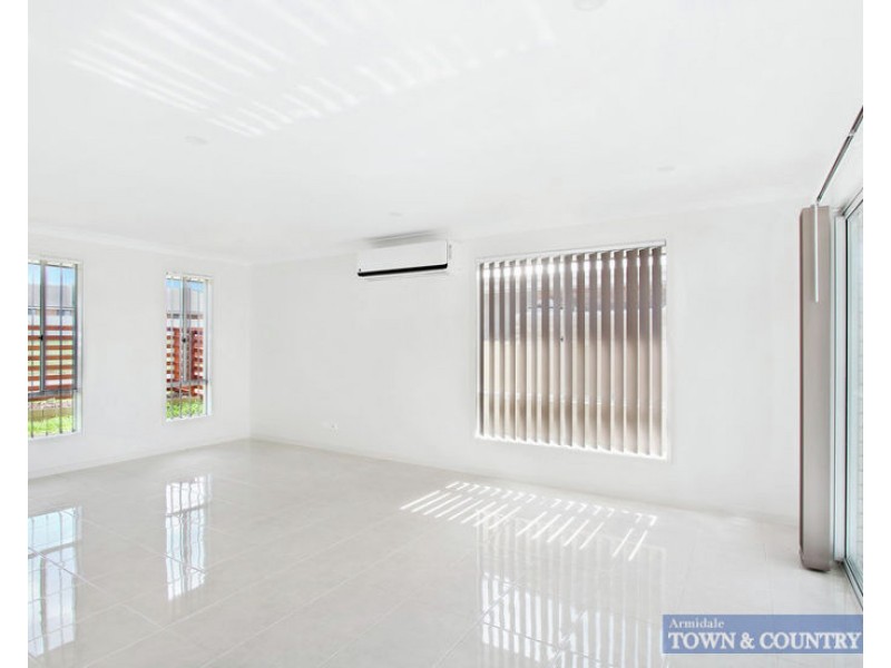 1 Campbell Parade, Armidale NSW 2350