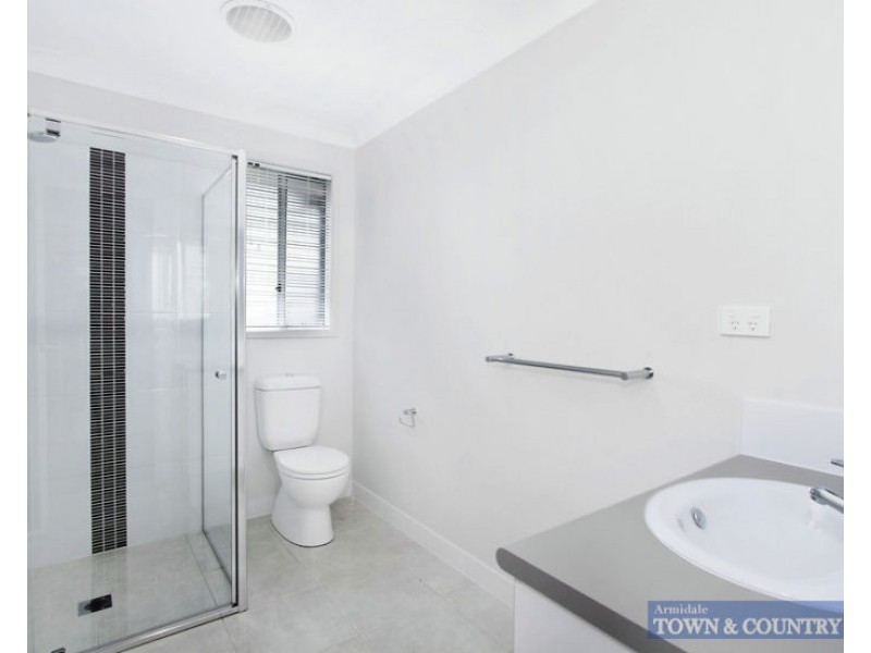 1 Campbell Parade, Armidale NSW 2350