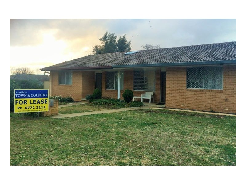2/2 Sunset Avenue, Armidale NSW 2350