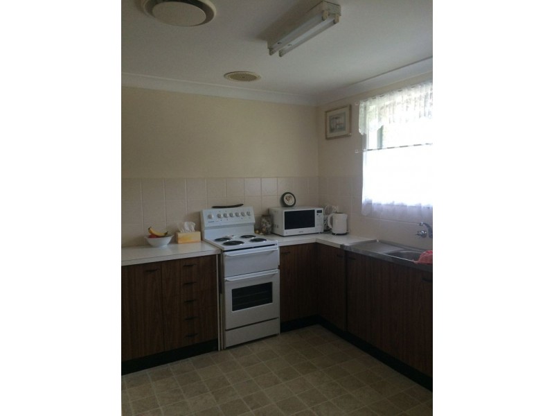 2/2 Sunset Avenue, Armidale NSW 2350