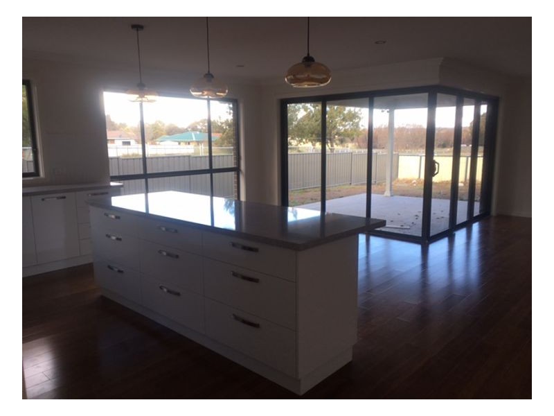 12 Albion Close, Armidale NSW 2350