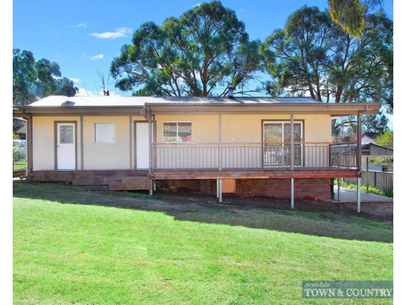 12 Johnson Avenue, Armidale NSW 2350