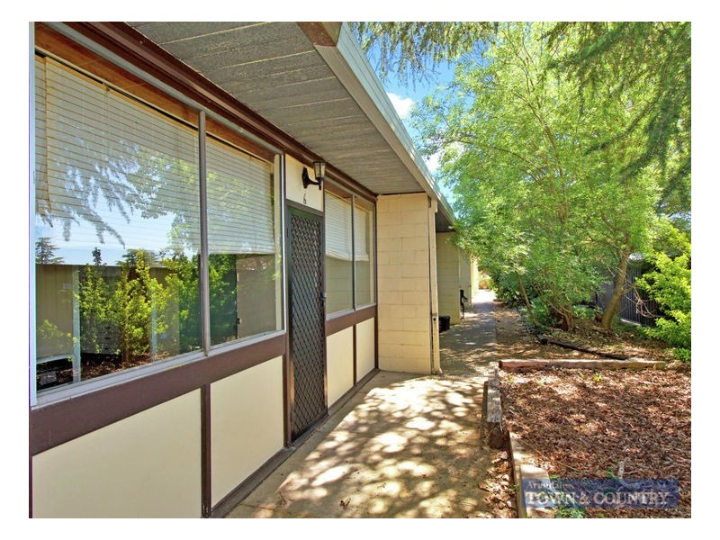 3/4 Drummond Avenue, Armidale NSW 2350