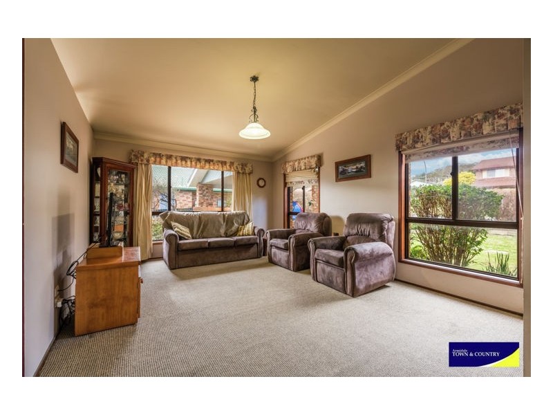 8 MacDonald Drive, Armidale NSW 2350