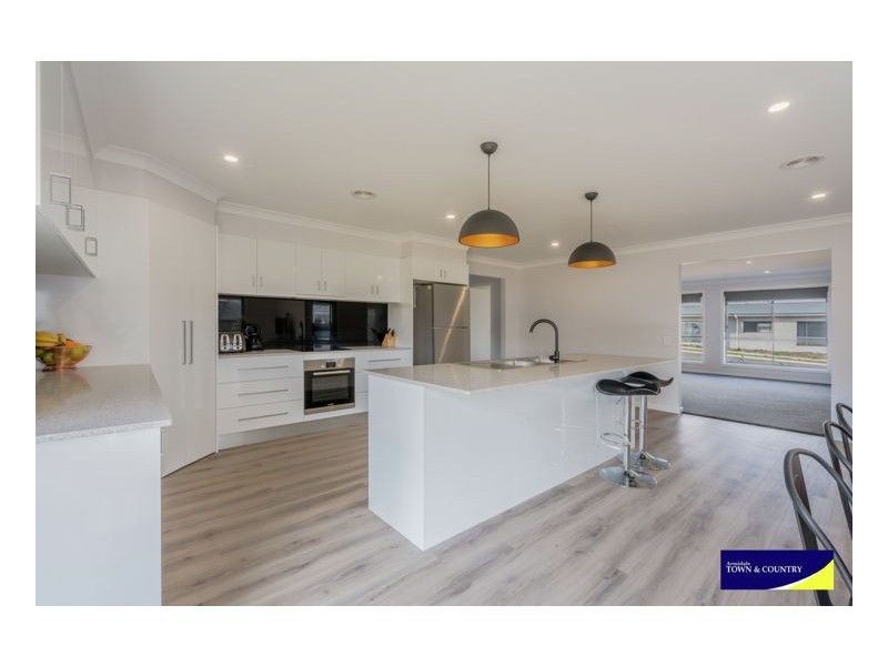 6 Peterson Drive, Armidale NSW 2350