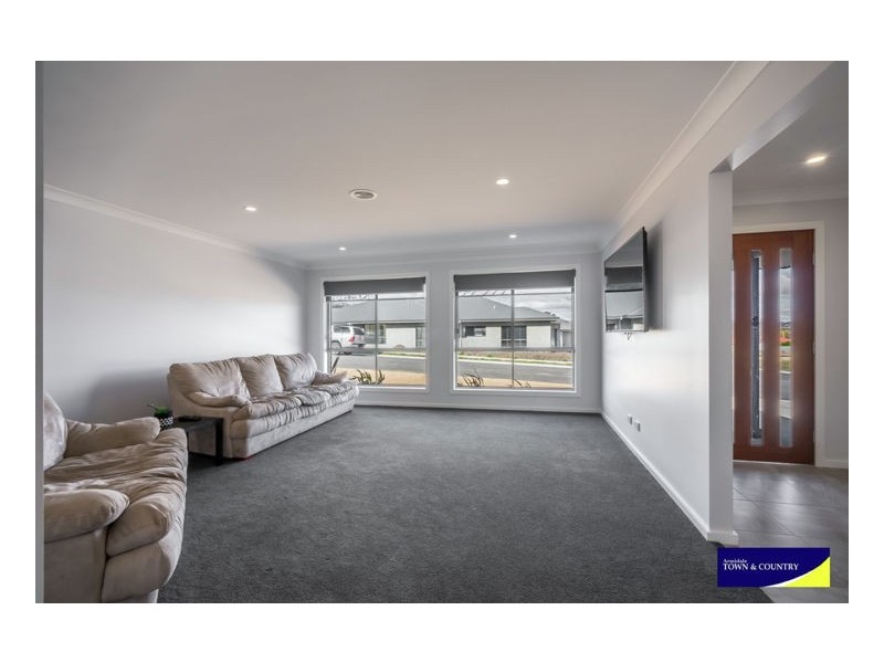 6 Peterson Drive, Armidale NSW 2350