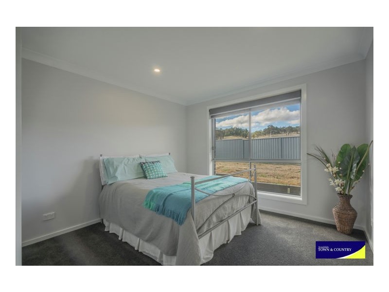 6 Peterson Drive, Armidale NSW 2350