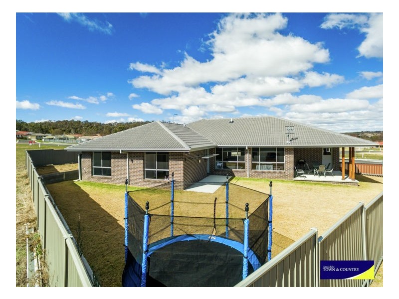 6 Peterson Drive, Armidale NSW 2350
