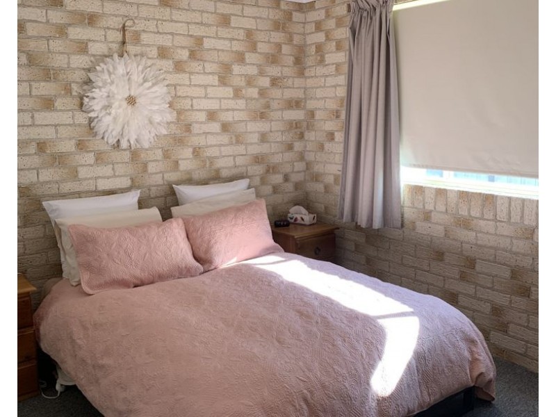 2/3 Oliver Avenue, Armidale NSW 2350