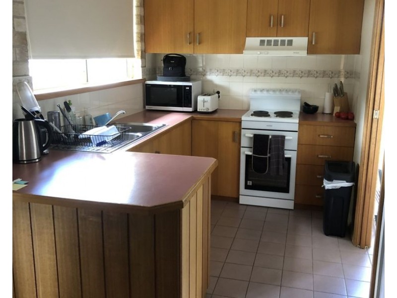 2/3 Oliver Avenue, Armidale NSW 2350