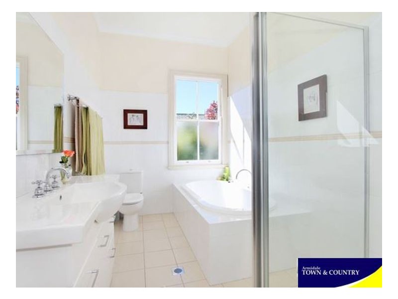 80 Kennedy Street, Armidale NSW 2350