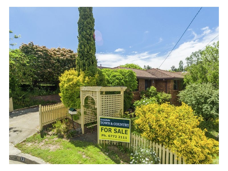 13 Newbury Drive, Armidale NSW 2350